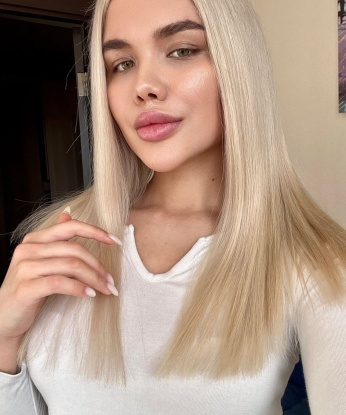 🌟 Со мной ты окунешься в мир наслаждения и нежности. Я обладаю непревзойденным талантом и незабываемой нежностью. ✨ Мои услуги включают разнообразные игры на любой вкус. 🔥⠀
⠀
Мне 25 лет и я живу в Москве. 🏙 Комфортабельная атмосфера моей уютной квартиры позволит тебе расслабиться и насладиться каждой минутой нашего встречи. 💋
⠀
У меня есть множество положительных отзывов от моих довольных клиентов. Они говорят о моей умелости и нежности, оставаясь влюбленными после нашей встречи. 💕
⠀
Мои фото настоящие, и они отражают всю мою привлекательность и соблазнительность. 📸 Я гордо представляю свое соблазнительное тело и я готова подарить его только тебе. ⚡️
⠀
Не упусти свой шанс окунуться в мир наслаждения и страсти! Со мной ты обретешь настоящий эффект WOW. 🌹 Встречайся со мной и ты поймешь, что это было лучшее решение в твоей жизни. Жду тебя в Москве! ⭐️ Оксана